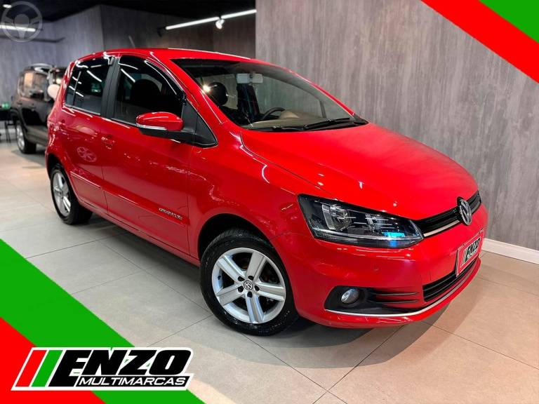 VOLKSWAGEN - FOX 1.6 COMFORTLINE 8V FLEX 4P MANUAL - 2015/2016 - VERMELHA - R$ 51.900,00