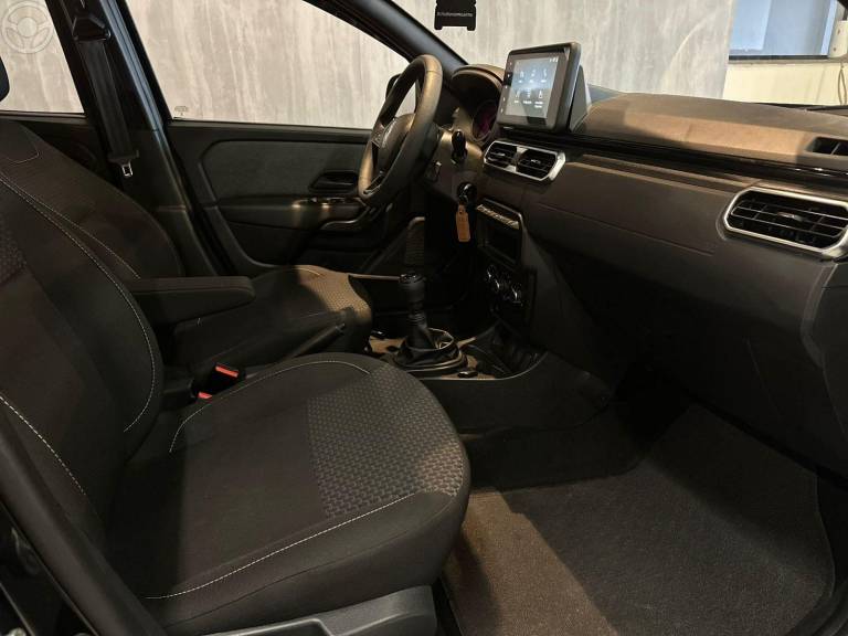 RENAULT - OROCH 1.6 16V SCE INTENSE FLEX 4P MANUAL - 2024/2025 - PRETA - R$ 108.900,00