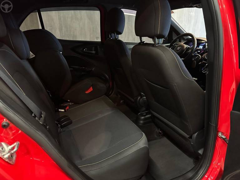 FIAT - ARGO 1.3 FIREFLY TREKKING FLEX 4P MANUAL - 2022/2022 - VERMELHA - R$ 75.900,00