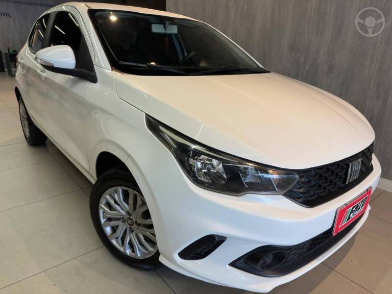 FIAT - ARGO 1.0 FIREFLY FLEX 4P MANUAL - 2021/2022 - BRANCA - R$ 54.900,00