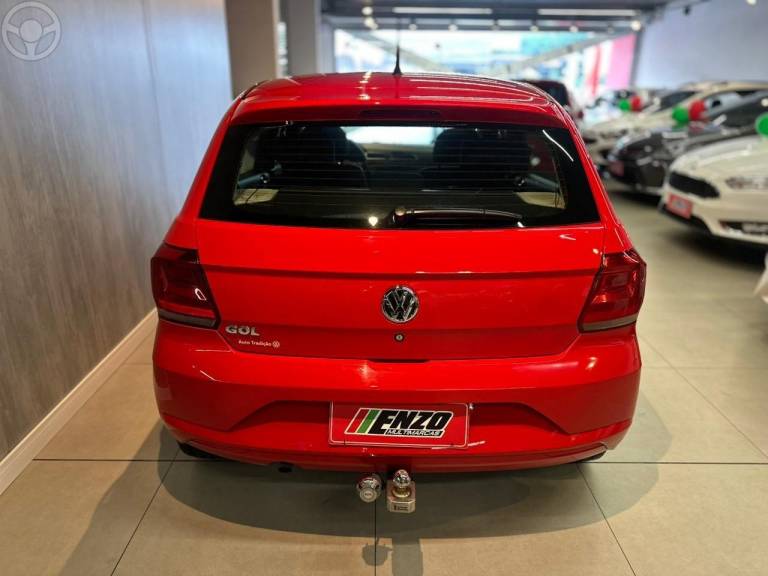 VOLKSWAGEN - GOL 1.0 12V MPI TOTALFLEX 4P MANUAL - 2022/2023 - VERMELHA - R$ 55.900,00