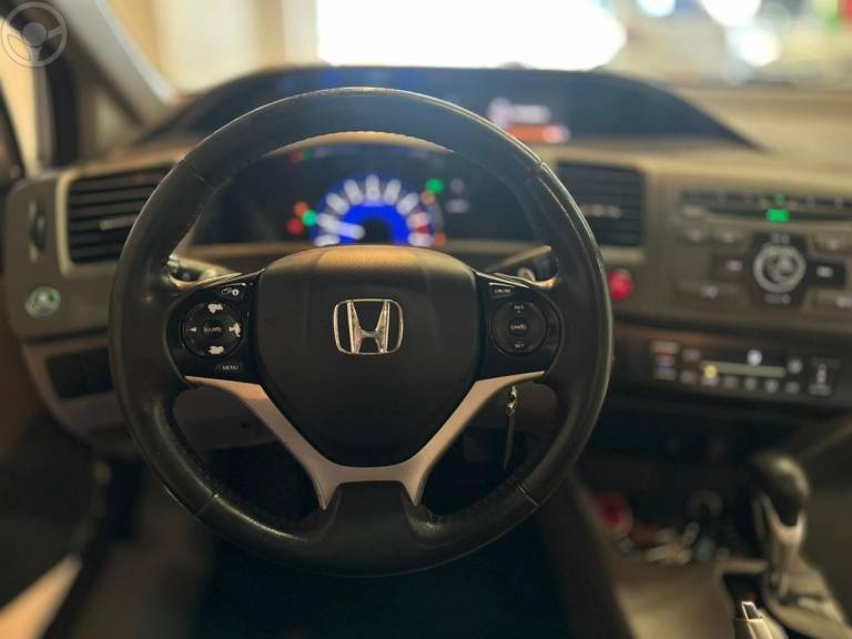HONDA - CIVIC 1.8 LXS 16V FLEX 4P AUTOMÁTICO - 2012/2012 - PRATA - R$ 68.900,00