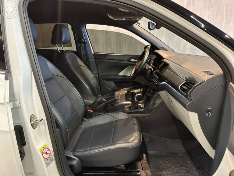 VOLKSWAGEN - T-CROSS 1.4 HIGHLINE TSI 16V FLEX 4P AUTOMÁTICO - 2022/2022 - BRANCA - R$ 110.900,00