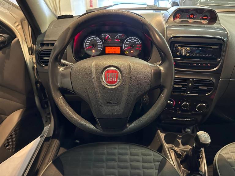 FIAT - STRADA 1.8 MPI ADVENTURE CD 8V FLEX 2P MANUAL - 2013/2013 - BRANCA - R$ 56.900,00