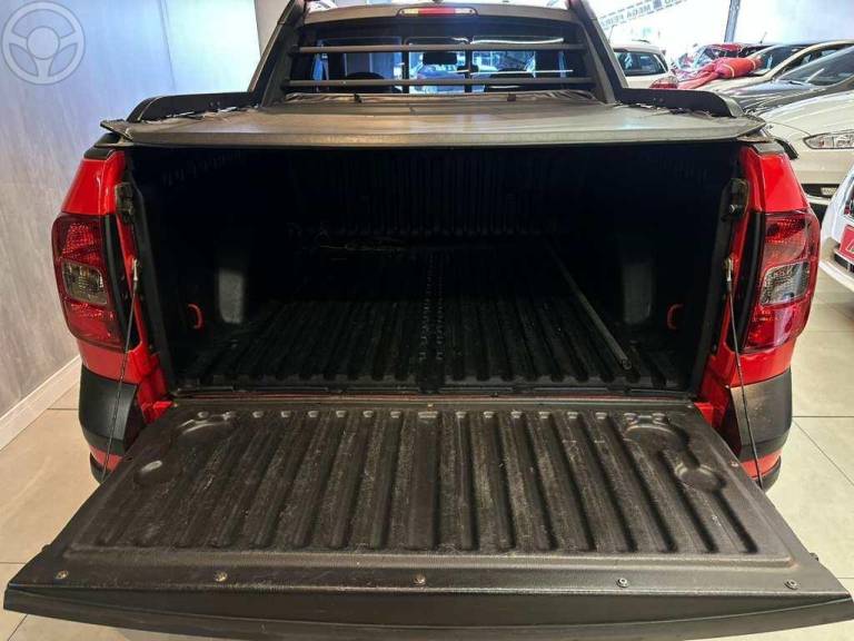 VOLKSWAGEN - SAVEIRO 1.6 CROSS CE 8V FLEX 2P MANUAL - 2013/2014 - VERMELHA - R$ 66.900,00