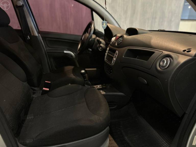 CITROËN - C3 1.6 I GLX 16V FLEX 4P MANUAL - 2005/2006 - PRATA - R$ 24.900,00
