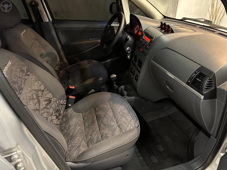 FIAT - IDEA 1.8 MPI ADVENTURE 16V FLEX 4P MANUAL - 2008/2008 - PRATA - R$ 31.900,00