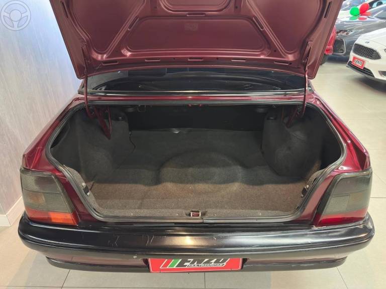 CHEVROLET - MONZA 2.0 EFI GLS 8V 4P MANUAL - 1994/1995 - VERMELHA - R$ 38.900,00