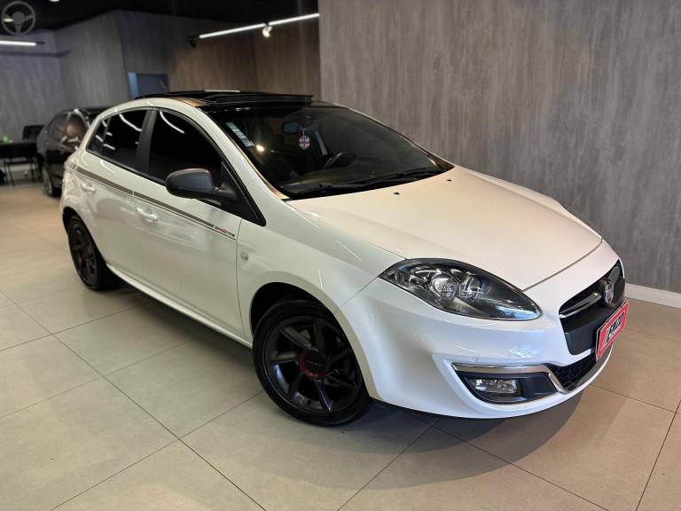 FIAT - BRAVO 1.8 SPORTING 16V FLEX 4P AUTOMATIZADO - 2016/2016 - BRANCA - R$ 59.900,00