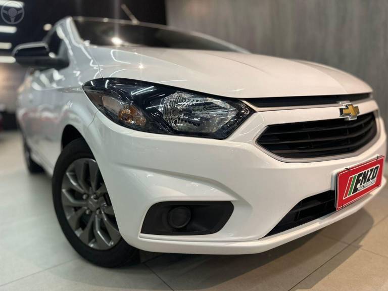 CHEVROLET - ONIX 1.4 ADVANTAGE 8V FLEX 4P AUTOMÁTICO - 2018/2018 - BRANCA - R$ 65.900,00