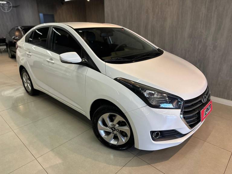 HYUNDAI - HB20S 1.6 COMFORT PLUS 16V FLEX 4P MANUAL - 2016/2016 - BRANCA - R$ 59.900,00