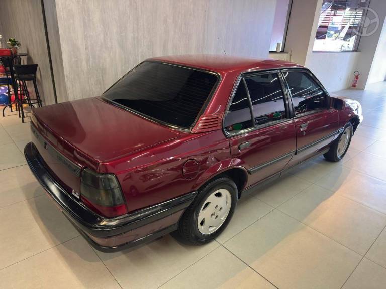 CHEVROLET - MONZA 2.0 EFI GLS 8V 4P MANUAL - 1994/1995 - VERMELHA - R$ 38.900,00