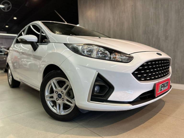 FORD - FIESTA 1.6 SEL HATCH 16V FLEX 4P AUTOMÁTICO - 2018/2018 - BRANCA - R$ 62.900,00