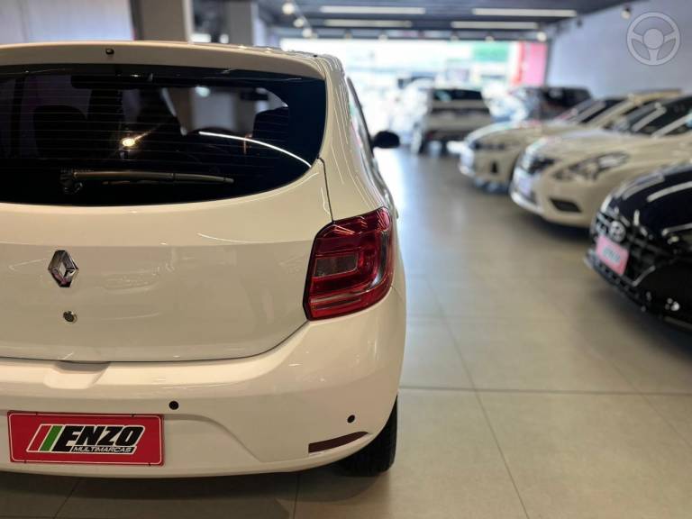 RENAULT - SANDERO 1.6 EXPRESSION 8V FLEX 4P AUTOMATIZADO - 2016/2017 - BRANCA - R$ 45.900,00