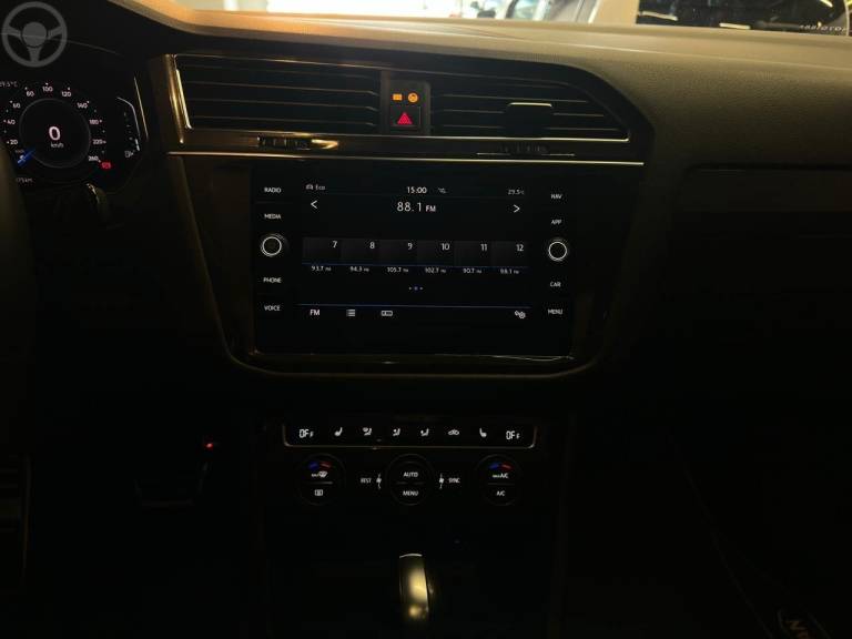 VOLKSWAGEN - TIGUAN 2.0 ALLSPACE R-LINE 350 TSI 4X4 4P - 2019/2020 - BRANCA - R$ 168.900,00