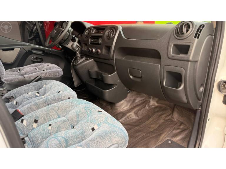 RENAULT - MASTER 2.3 DCI MINIBUS EXECUTIVE L3H2 1 16V DIESEL 4P MANUAL - 2019/2020 - BRANCA - R$ 219.900,00