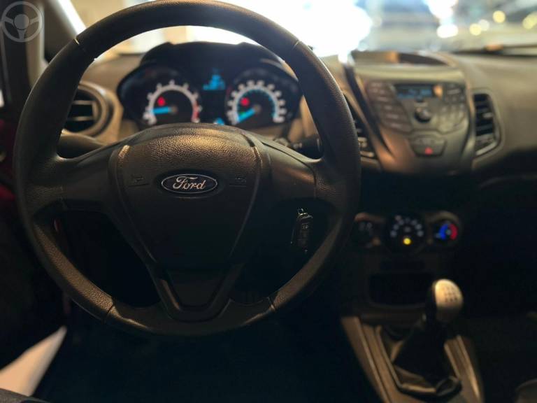 FORD - FIESTA 1.5 S HATCH 16V FLEX 4P MANUAL - 2013/2014 - VERMELHA - R$ 41.900,00