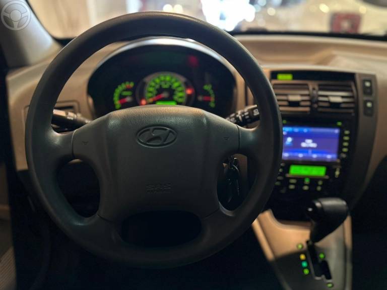 HYUNDAI - TUCSON 2.0 MPFI GLS 16V 143CV 2WD FLEX 4P AUTOMÁTICO - 2015/2016 - BRANCA - R$ 59.900,00