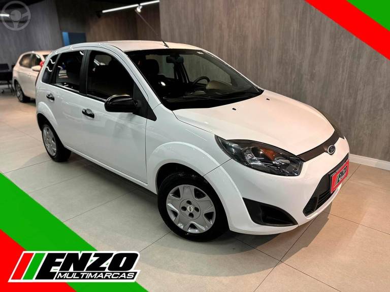 FORD - FIESTA 1.0 MPI CLASS HATCH 8V FLEX 4P MANUAL - 2011/2012 - BRANCA - R$ 28.900,00
