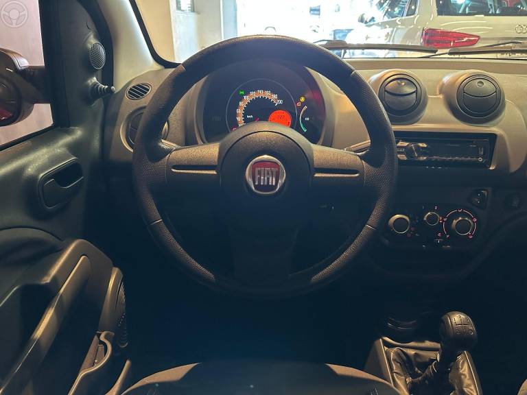 FIAT - UNO 1.0 EVO VIVACE 8V FLEX 4P MANUAL - 2012/2013 - VERMELHA - R$ 31.900,00