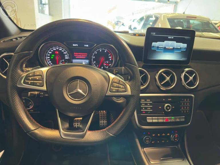MERCEDES-BENZ - GLA 250 2.0 SPORT 16V TURBO 4X2 4P AUTOMÁTICA - 2018/2018 - CINZA - R$ 149.900,00