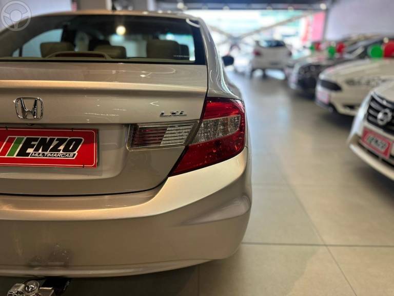 HONDA - CIVIC 1.8 LXS 16V FLEX 4P AUTOMÁTICO - 2012/2012 - PRATA - R$ 68.900,00