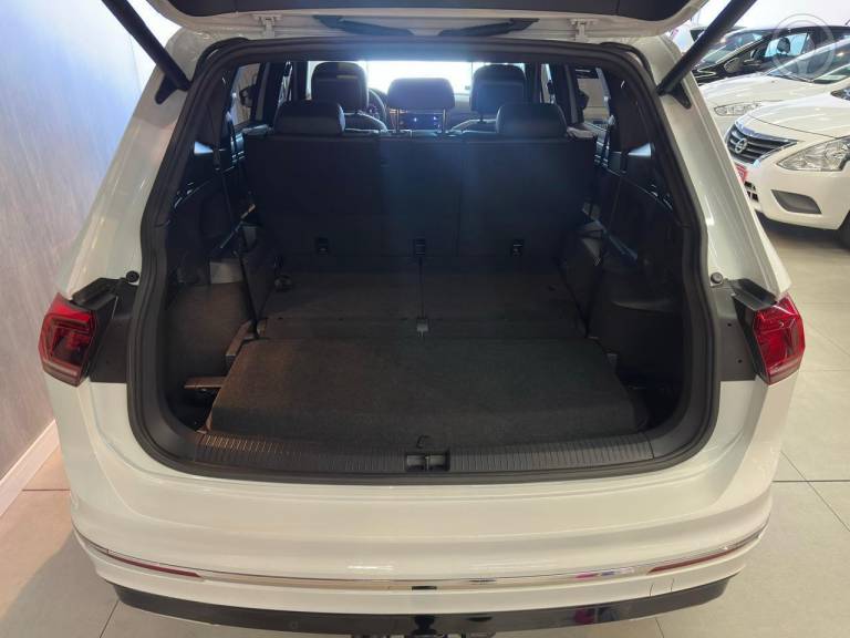 VOLKSWAGEN - TIGUAN 2.0 ALLSPACE R-LINE 350 TSI 4X4 4P - 2019/2020 - BRANCA - R$ 168.900,00