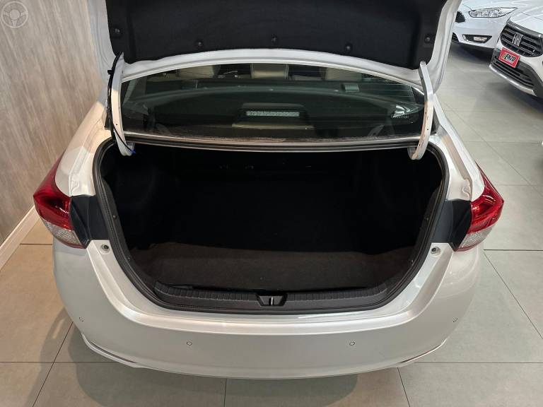 TOYOTA - YARIS 1.5 XLS SEDAN 16V FLEX 4P AUTOMÁTICO - 2022/2023 - BRANCA - R$ 104.900,00