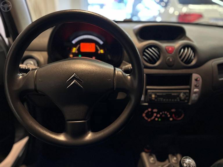 CITROËN - C3 1.6 I GLX 16V FLEX 4P MANUAL - 2005/2006 - PRATA - R$ 24.900,00