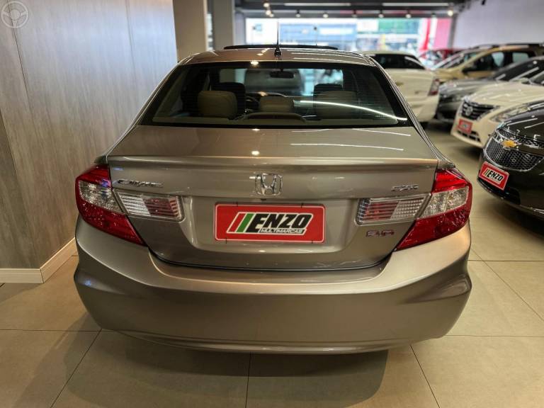 HONDA - CIVIC 2.0 EXR 16V FLEX 4P AUTOMÁTICO - 2013/2014 - CINZA - R$ 79.900,00