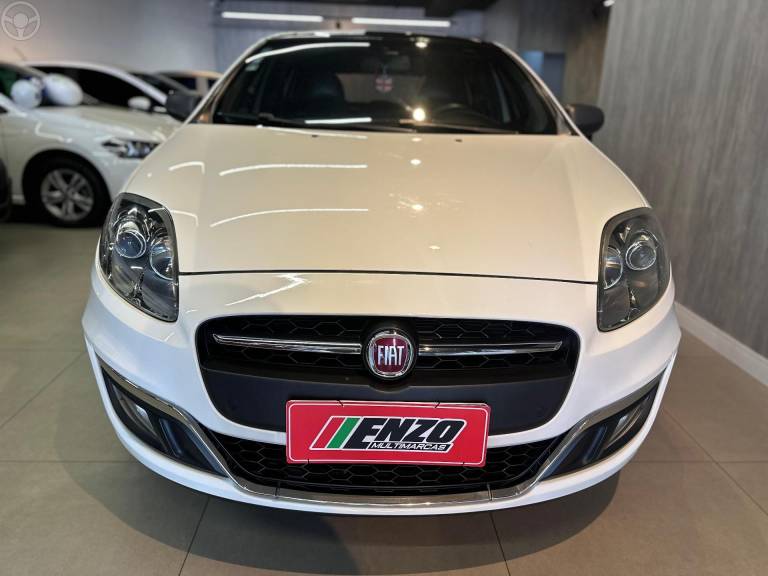 FIAT - BRAVO 1.8 SPORTING 16V FLEX 4P AUTOMATIZADO - 2016/2016 - BRANCA - R$ 59.900,00