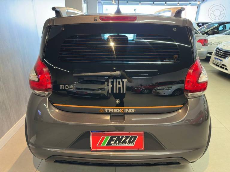 FIAT - MOBI 1.0 TREKKING 8V FLEX 4P MANUAL - 2024/2024 - CINZA - R$ 64.900,00