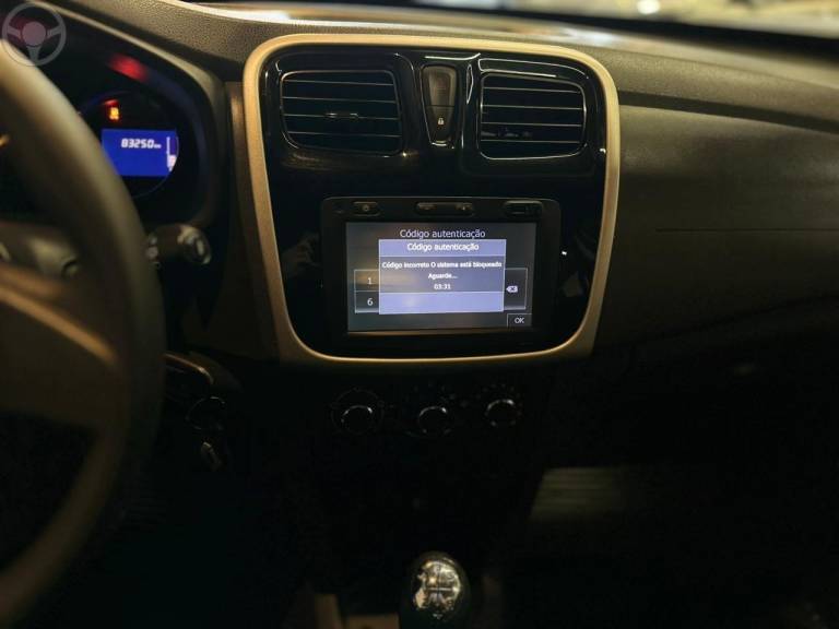 RENAULT - SANDERO 1.6 EXPRESSION 16V FLEX 4P MANUAL - 2016/2017 - PRATA - R$ 46.900,00