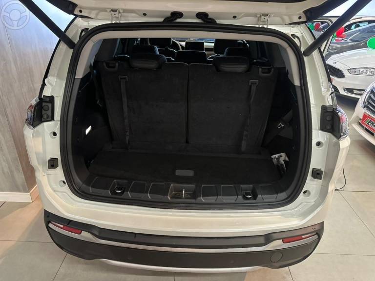 JEEP - COMMANDER 1.3 LIMITED T270 16V 4X2 TURBO FLEX 4P AUTOMÁTICO - 2025/2025 - BRANCA - R$ 203.900,00