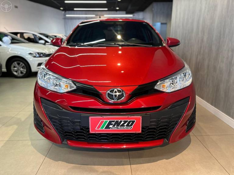 TOYOTA - YARIS 1.5 XL PLUS CONNECT 16V FLEX 4P AUTOMÁTICO - 2021/2022 - VERMELHA - R$ 87.900,00