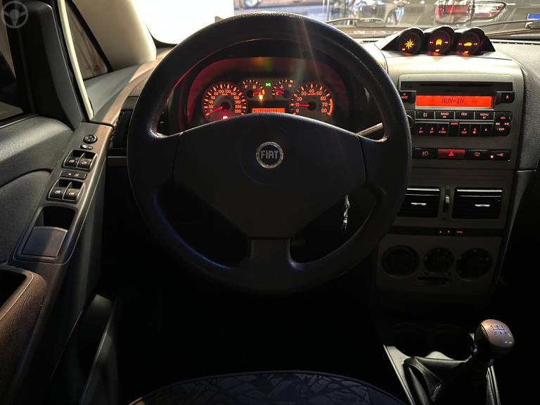 FIAT - IDEA 1.8 MPI ADVENTURE 16V FLEX 4P MANUAL - 2008/2008 - PRATA - R$ 31.900,00