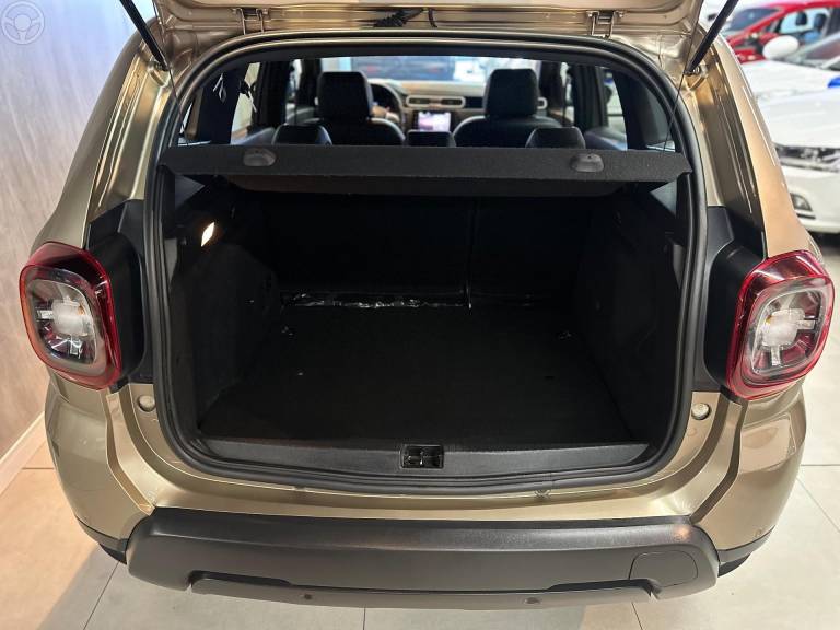 RENAULT - DUSTER 1.6 ICONIC 16V FLEX 4P AUTOMÁTICO - 2020/2021 - BEGE - R$ 92.900,00