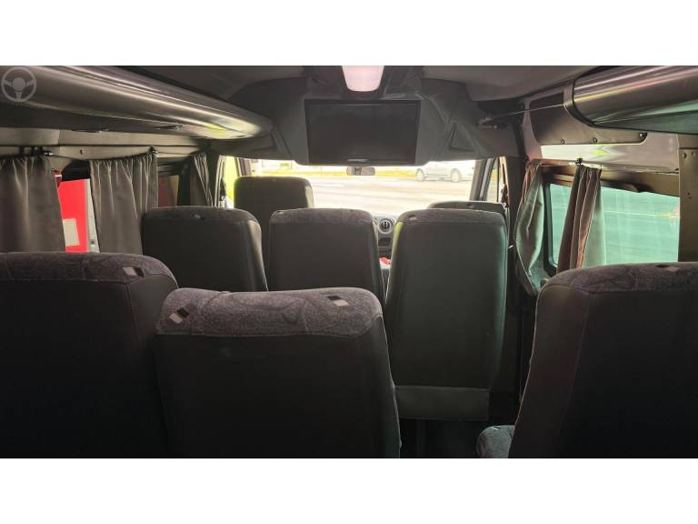 RENAULT - MASTER 2.3 DCI MINIBUS EXECUTIVE L3H2 1 16V DIESEL 4P MANUAL - 2019/2020 - BRANCA - R$ 219.900,00