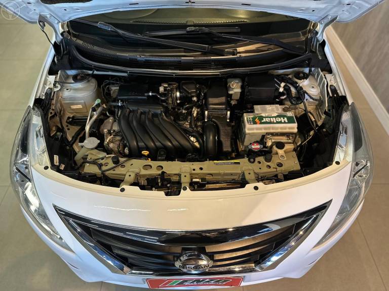 NISSAN - VERSA 1.6 16V FLEX UNIQUE 4P XTRONIC - 2017/2018 - BRANCA - R$ 63.900,00