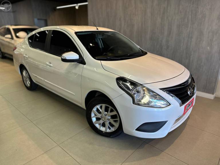 NISSAN - VERSA 1.6 16V FLEX SV 4P MANUAL - 2019/2020 - BRANCA - R$ 64.900,00