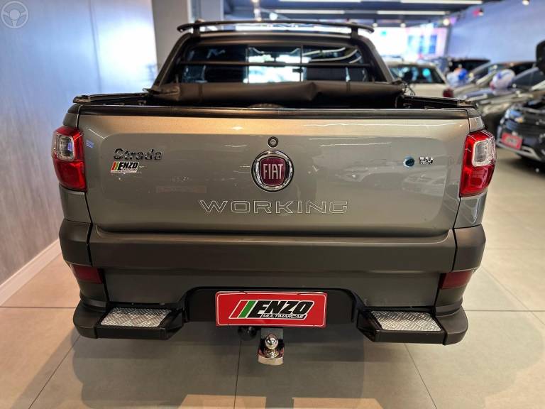 FIAT - STRADA 1.4 MPI WORKING CD 8V FLEX 3P MANUAL - 2014/2015 - CINZA - R$ 61.900,00