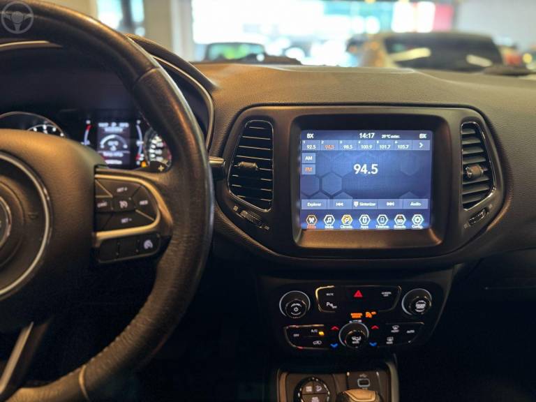 JEEP - COMPASS 2.0 LONGITUDE TD350 TURBO DIESEL 4X4 4P AUTOMÁTICO - 2017/2018 - CINZA - R$ 102.900,00