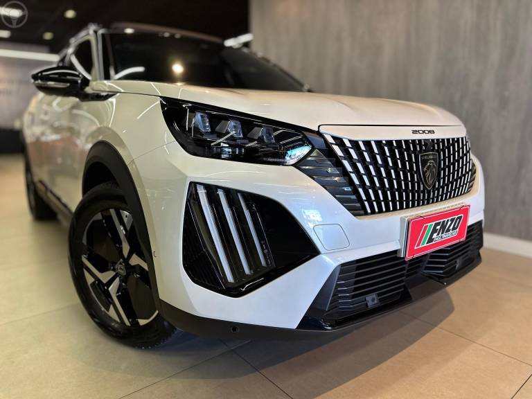 PEUGEOT - 2008 1.0 TURBO GT 200 FLEX 4P AUTOMÁTICO - 2024/2025 - BRANCA - R$ 154.900,00