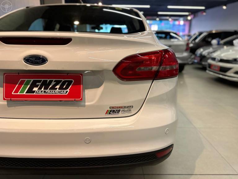 FORD - FOCUS 2.0 SE SEDAN 16V FLEX 4P AUTOMÁTICO - 2015/2016 - BRANCA - R$ 62.900,00