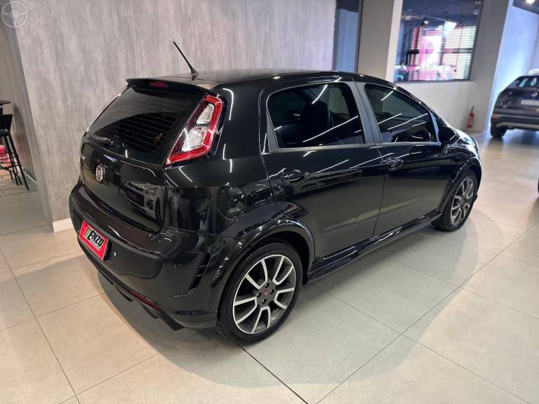 FIAT - PUNTO 1.8 BLACKMOTION 16V FLEX 4P AUTOMATIZADO - 2015/2016 - PRETA - R$ 51.900,00