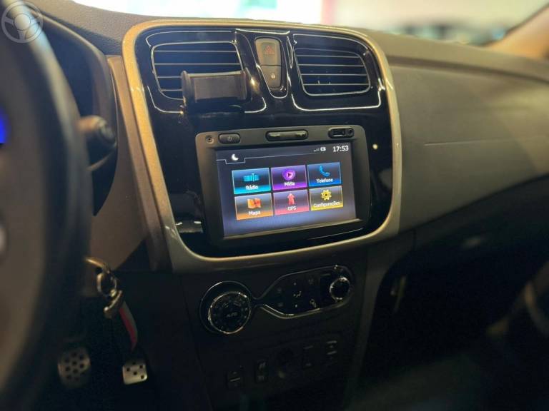 RENAULT - SANDERO 2.0 RS 16V FLEX 4P MANUAL - 2015/2016 - VERMELHA - R$ 61.900,00