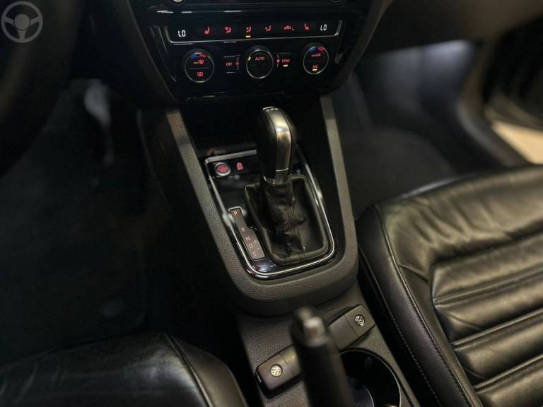 VOLKSWAGEN - JETTA 2.0 TSI HIGHLINE 211CV 4P DSG - 2015/2016 - CINZA - R$ 89.900,00