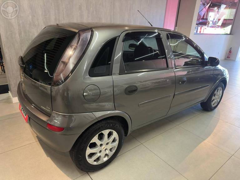 CHEVROLET - CORSA 1.4 MPFI MAXX 8V FLEX 4P MANUAL - 2010/2011 - CINZA - R$ 31.900,00