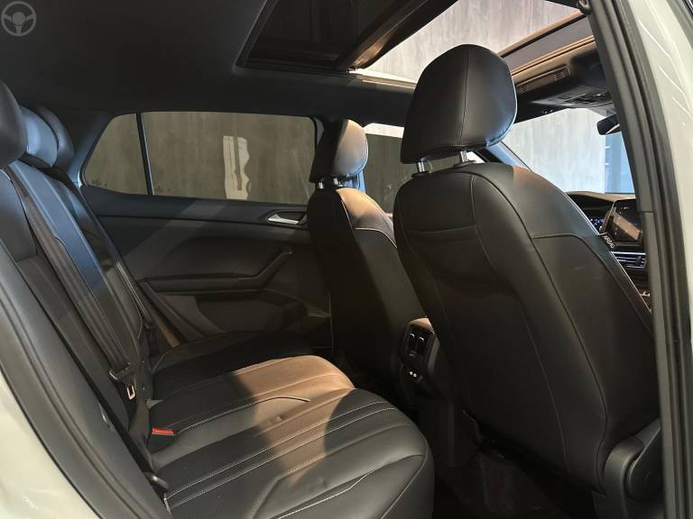 VOLKSWAGEN - T-CROSS 1.4 HIGHLINE TSI 16V FLEX 4P AUTOMÁTICO - 2024/2025 - BRANCA - R$ 179.900,00