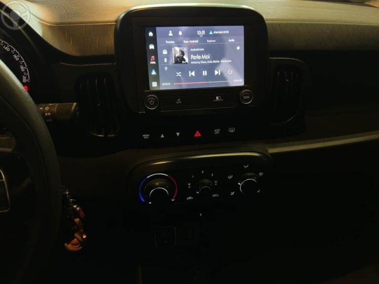 FIAT - MOBI 1.0 TREKKING 8V FLEX 4P MANUAL - 2024/2024 - CINZA - R$ 64.900,00